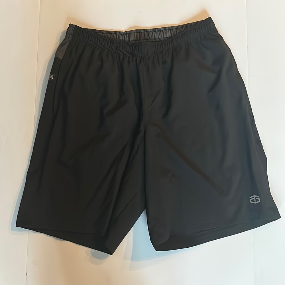 Tapout Men’s black athletic shorts